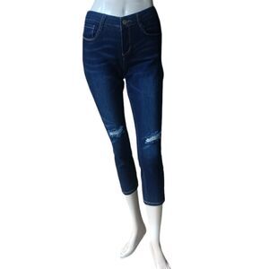 692147....bebe Skinny Ankle Crop Jeans Size 26, W22"  23"Inseam  8"Rise